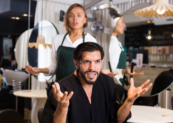 Agressie in de salon